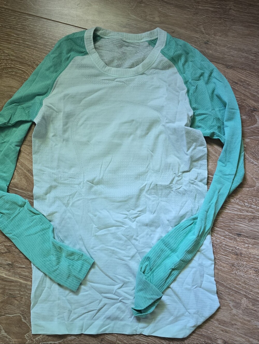 Lululemon prana Patagonia Workout, Yoga Athletic Tops And Leggings LOT